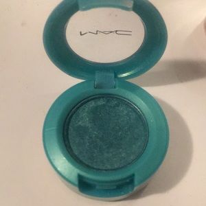 HTF MAC eyeshadow in WATERNYMPH